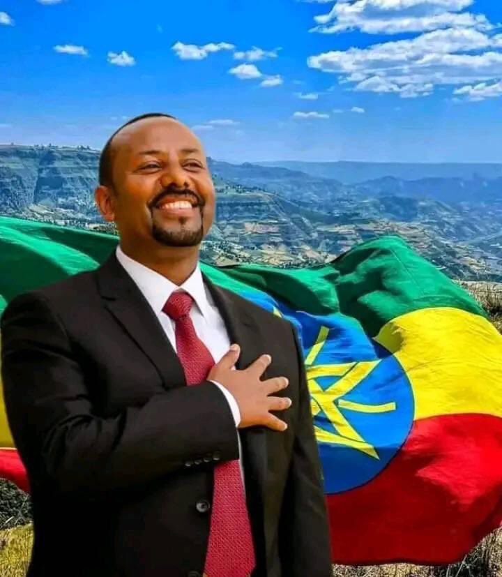 abiy_fans's tweet photo. ኢትዮጵያን ለማጥፋት የሚፈልጉ ሁሉ አንገታቸውን ይደፋሉ‼️
ልጆቻችን ቀና ብለው የሚሄዱባት፣ ሰላም ያለባት፣ ፍቅር እና አንድነት ያለባት ኢትዮጵያን እንገነባለን‼️

#AbiyAhmed #EthiopiaPrevails https://t.co/R3cIh0bSsw