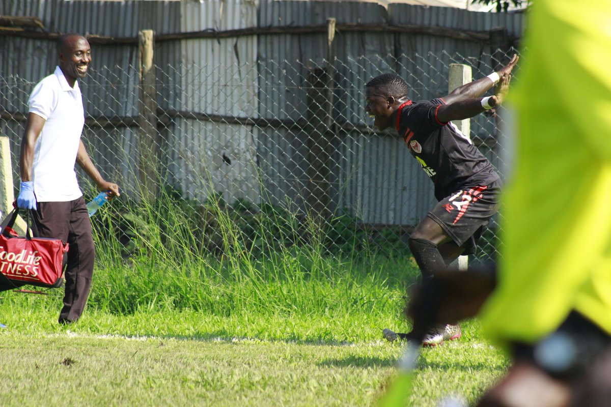 ExpressFCUganda's tweet photo. How to celebrate your maiden goal of the season - @mayanja32 🤸♂️
#MukwanoGwabangi🔴🦅
#FCat65 https://t.co/fEuawGWMlI