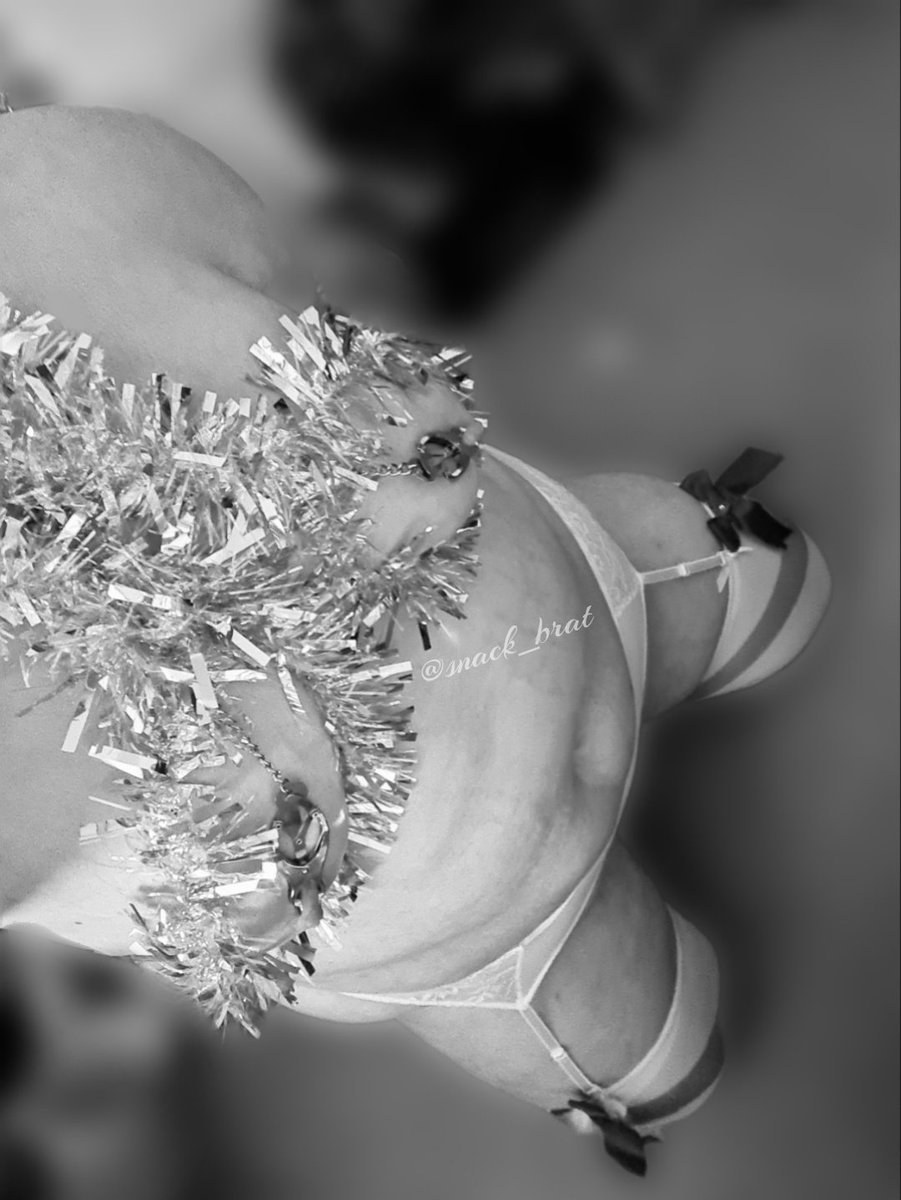 Day 7 of 12 Days of Bratmas🎄Day 8 coming later today, but for now lets take it back to some Lingerie but spicy!✨️ #12DaysOfChristmas #12days #Christmas #nsfw #naughtychristmas #submissivebbw