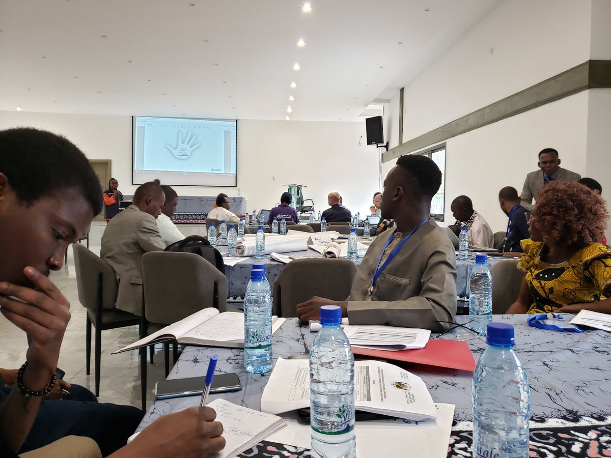 Jordypouss's tweet photo. Atelier de préparation de la candidature de la Centrafrique au FIF de réponse aux urgences sanitaires en RCA.
#OMSCAR
#Ministèredelasanté https://t.co/XC19PwWXd9