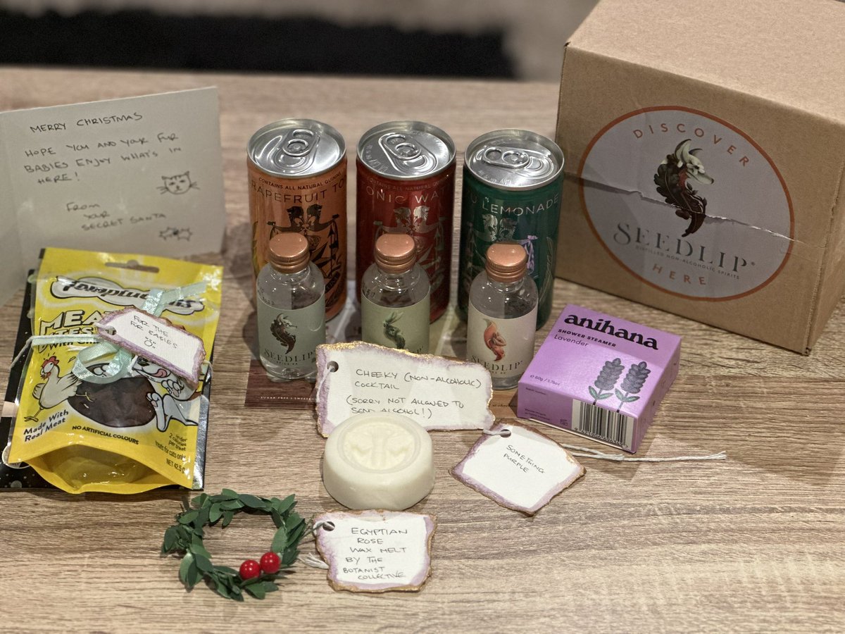 AngelaNZ's tweet photo. Thank you so much to my Secret Santa my fur babies and I love our gifts 🎁 #SecretSantaNZ2022 https://t.co/BU9YXUx6XF