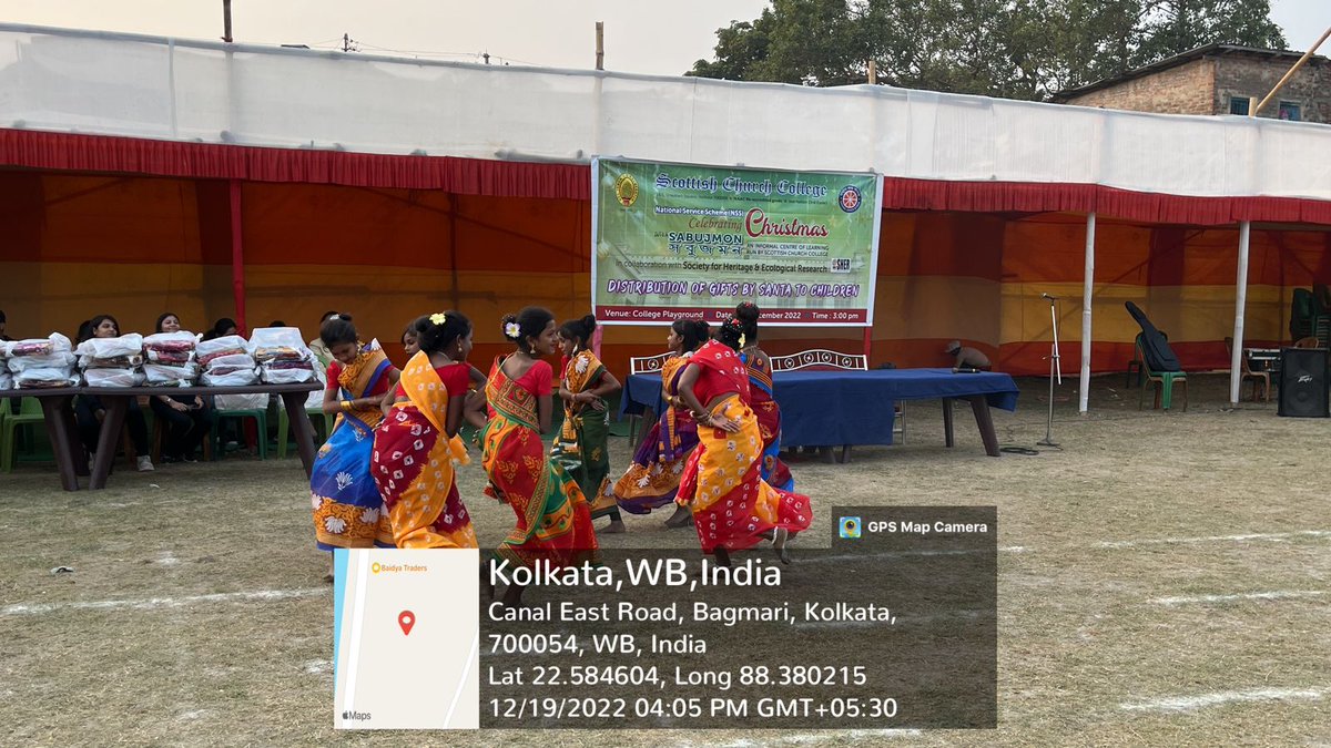 rdnss_kolkata's tweet photo. On the occasion of Christmas NSS unit of Scottish Church College, Kolkata organised cloth distribution and cultural program @YASMinistry @_NSSIndia @ianuragthakur @NisithPramanik @pibyas @pankajsinghips https://t.co/xvUpFmnDUh