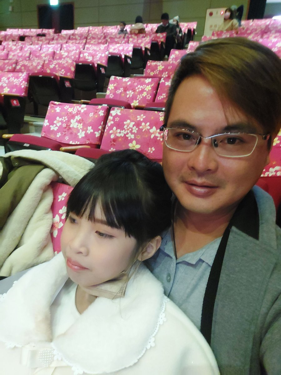 libaiyi9's tweet photo. 男人啊，擔子重啊！
不管了，家庭要怎麼辦！
再苦再累嗑掉牙，也要自己咽下去！
脾氣啊，誰都有！
也都有累的時候！
收拾好情緒，才能收拾好生活！ https://t.co/R0cpDoSD1t