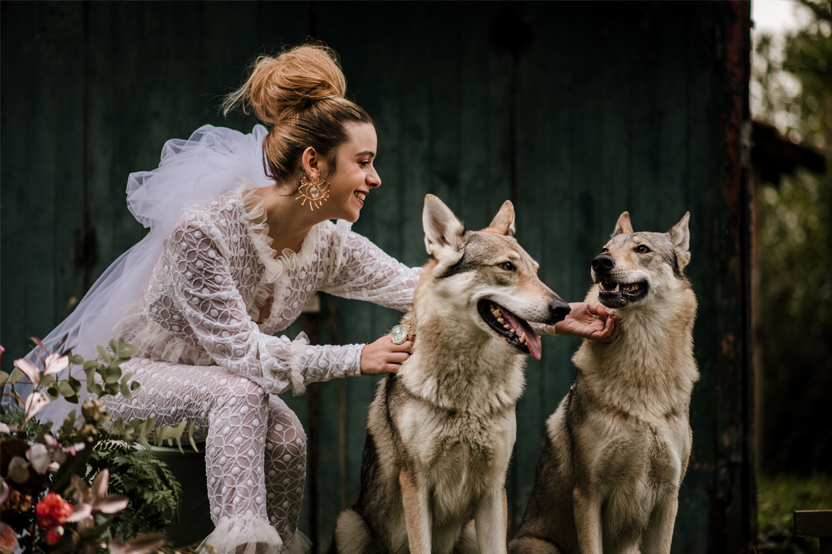 Empezamos la semana con una sesión muy especial inspirada en una #Navidad consciente, sostenible y, sobre todo, salvaje bit.ly/3PCknSt #boda #bodas #navidadsalvaje #unabodaoriginal #blogdebodas