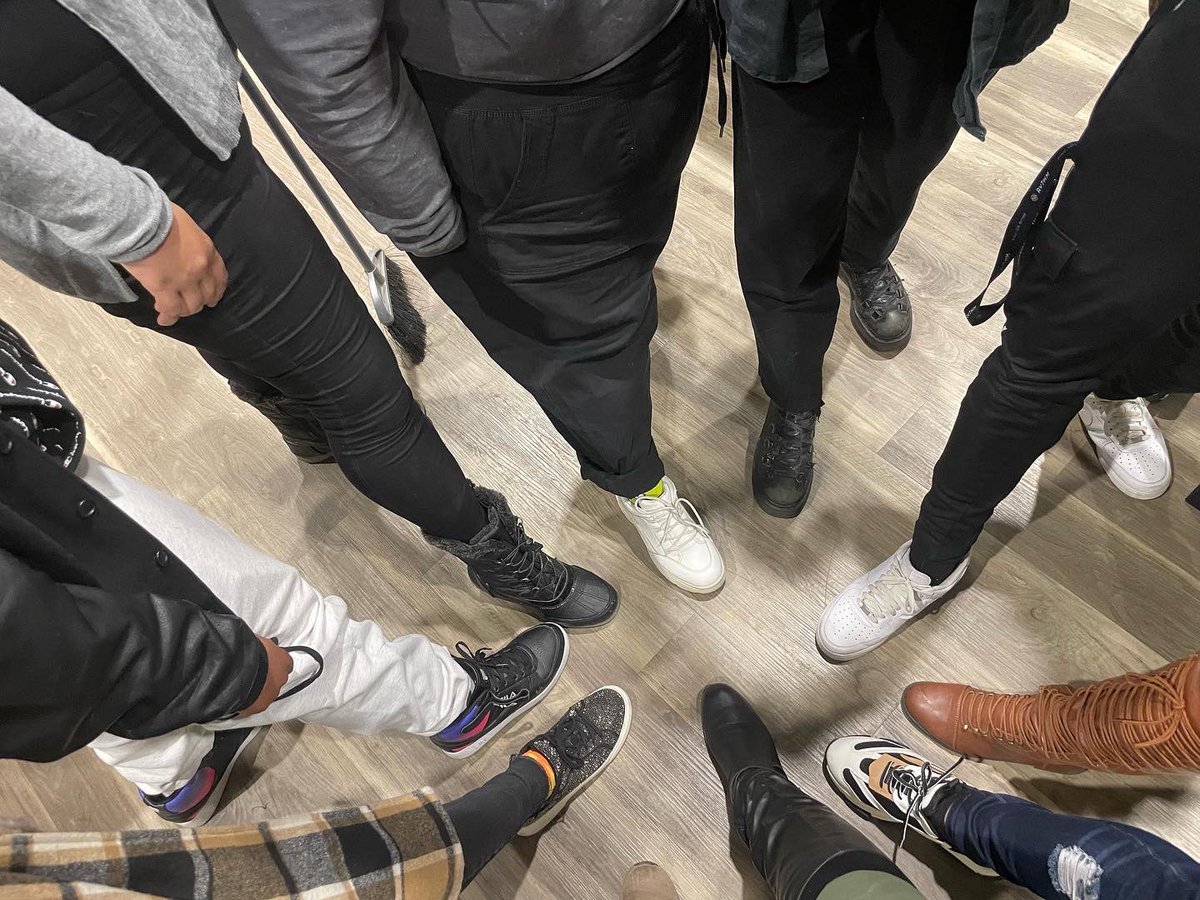NaiymahSanchez's tweet photo. What an amazing evening - A closed group discussion with some #Philly #SWrs talking about #HarmReduction #Decriminalization & #SexWork - Nothing for us can be without us ! | Be on the lookout for the final publication of graphics recorded this evening. https://t.co/7PfLMVWggz