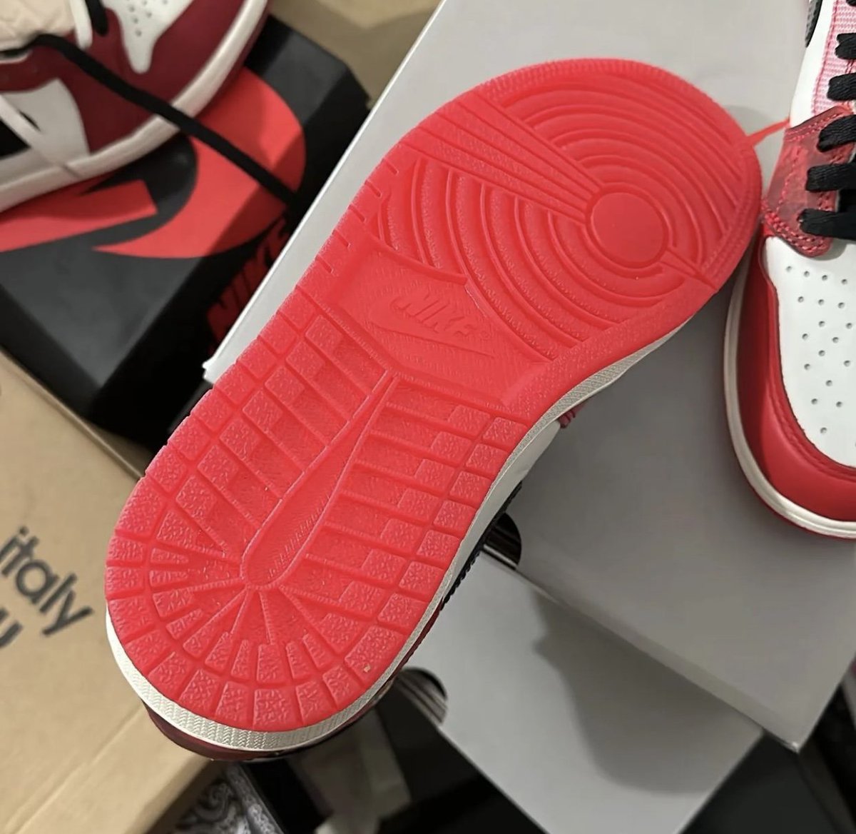 SpiderMan_Newz's tweet photo. The across the spider-verse Air Jordan 1 High OG will release on May 20th, 2023 and will cost $200 https://t.co/DpHd7jFZVI