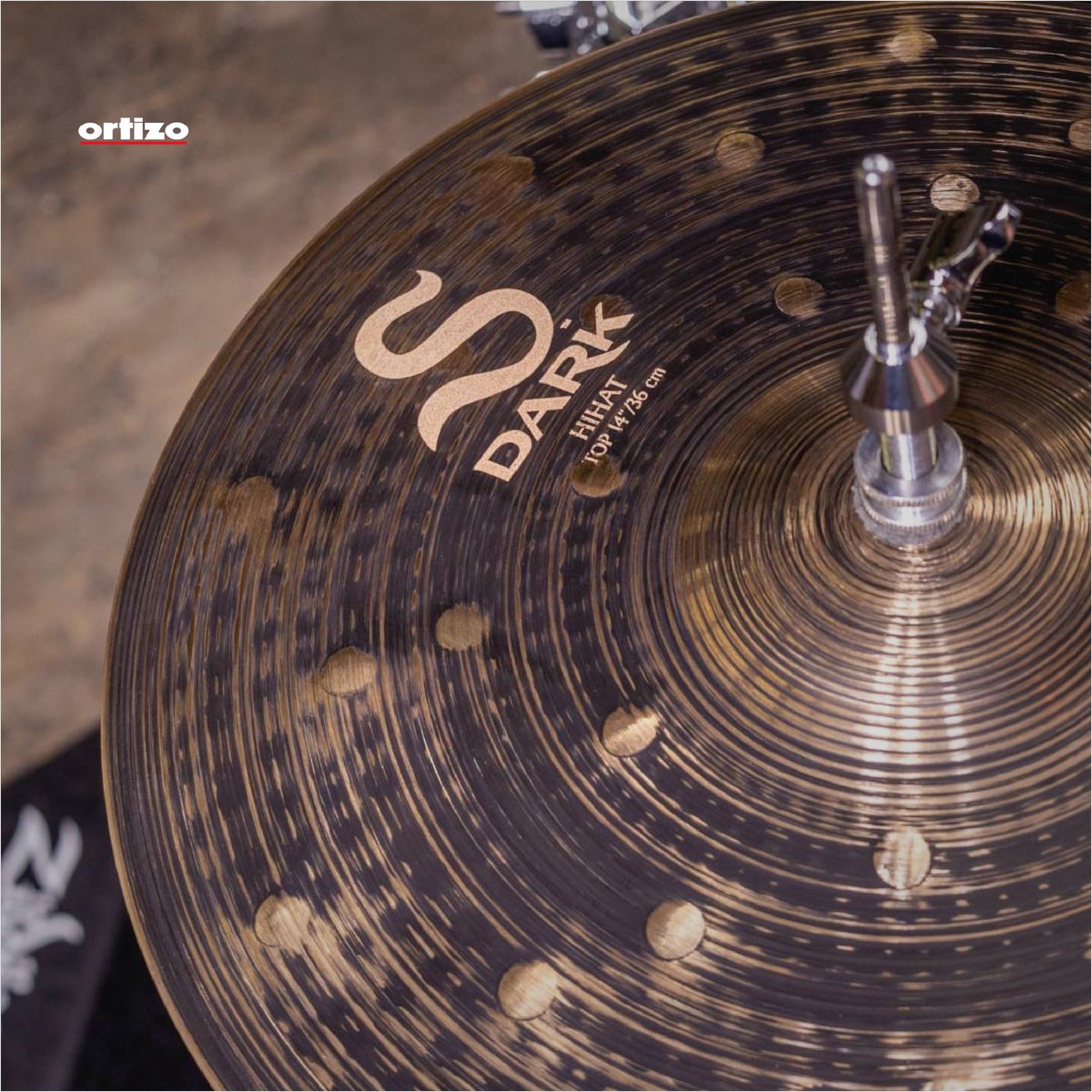 Ortizo_play's tweet photo. ¡Ortizo siempre con las mejores marcas!😘😘

Nuevos Zildjian serie "S" "Dark" Complejo, seco y ultra explosivo (1)

Qué les parece el acabado único de S Dark  (2) https://t.co/89i5xbm520