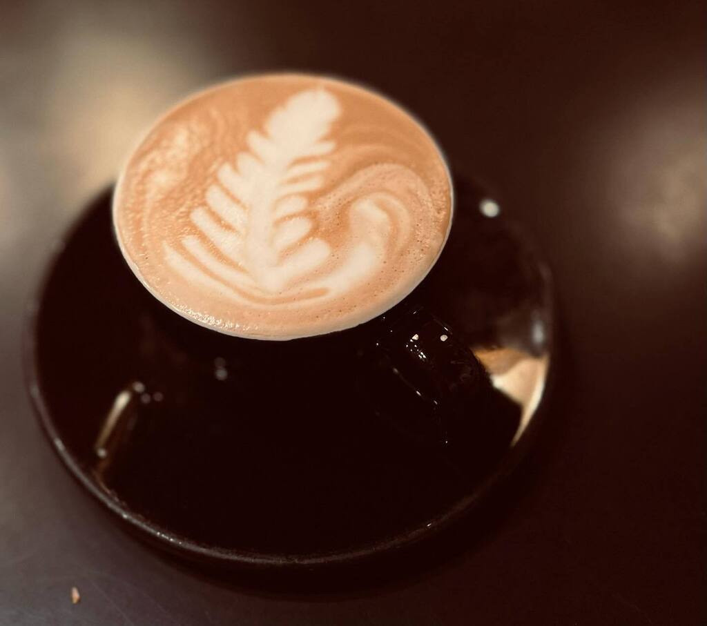 tinyscoffee's tweet photo. Happy Holidays!!! Tiny’s loves you. https://t.co/5JjTu5WGZf https://t.co/1DvvqjnPFp
