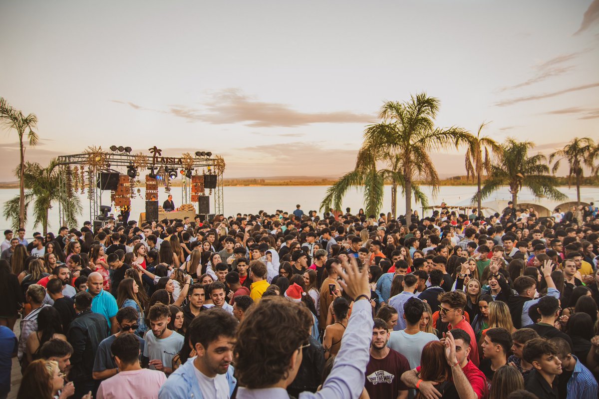 SORTEO EXPRESS 🫶🏻

Solo con retuitear este tweet y seguirnos ya estas participando 🌴

Sorteamos 5 tickets esta noche 22hs, anunciamos los ganadores por esta plataforma 🤩

#AmanecerEnElLago 

laislatickets.com.ar