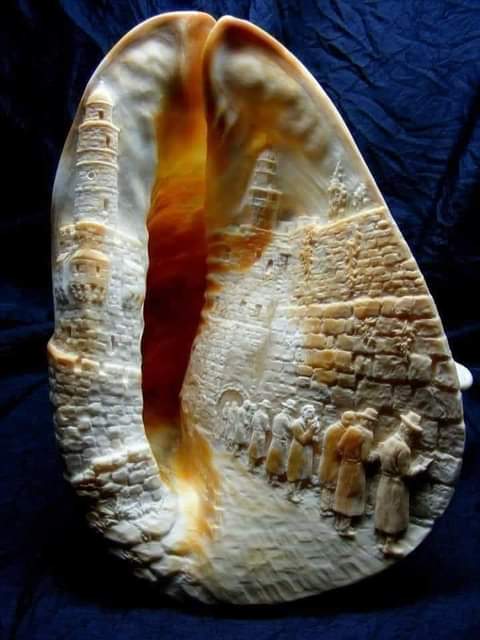 MagyarmsHot's tweet photo. A sculpture of Jewish wailing wall on a snail shell ..
like wow .. beautiful https://t.co/ks7zI15Gty