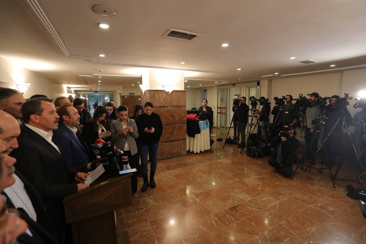 _omerbudak_'s tweet photo. 2- Birlik Haber-Sen olarak
- Hizmet kolumuzda görev yapan sözleşmeli personelin kadroya geçirilmesi
- 3600 Ek Gösterge
-Vergi Dilimlerinin düşürülmesi
- İlave Ek Zam yapılmasına gerektiğine yönelik haklı taleplerimizi ayrıntıları ile kendilerine aktardık. https://t.co/u3NAZiNnLB