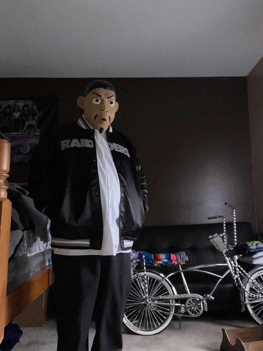 _el_chippy_dogg's tweet photo. The Homie Chango says “what’s up foos” #homies #cryptohomies #cholo #chola #chicano #chicana #lowridermagazine #lowrider #aztlancruiser #aztlan #califaztlan #pocosperolocos #fewbutcrazy #dgatees #davidgonzalesart #halfhead #chango #homiechango https://t.co/yAoDRtcalK