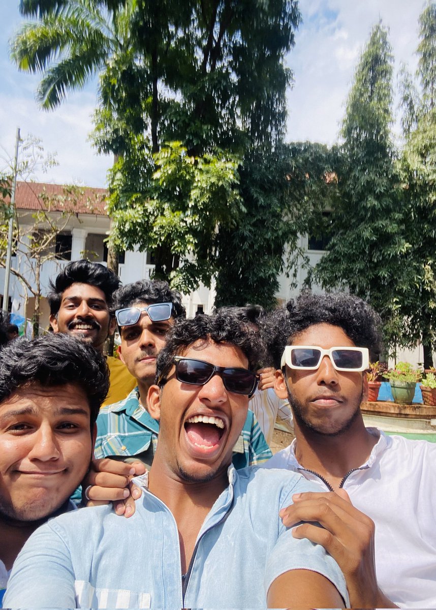 KithNadir's tweet photo. Wait https://t.co/2H75jcIp54