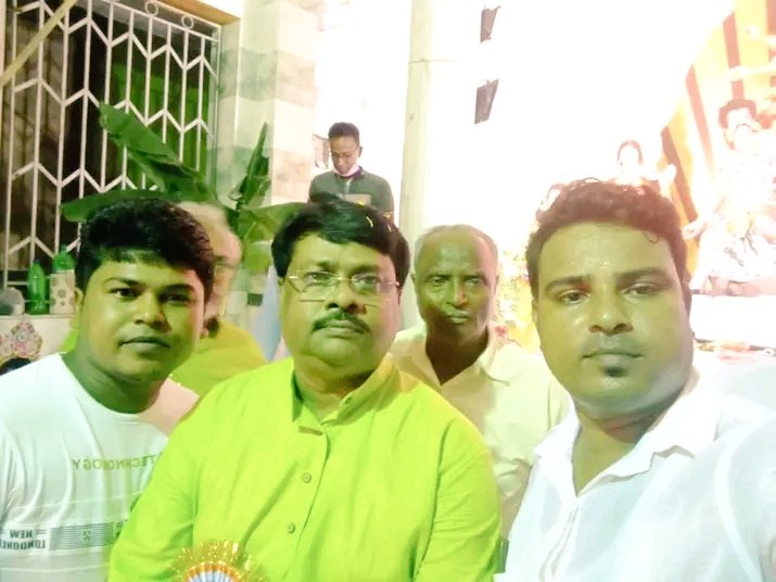 sardarnuralma's tweet photo. A moment with West Bengal Minister of State for Transport Dilip Mondal Mahashay...

#dilipmondal https://t.co/kkHrRFlhyv