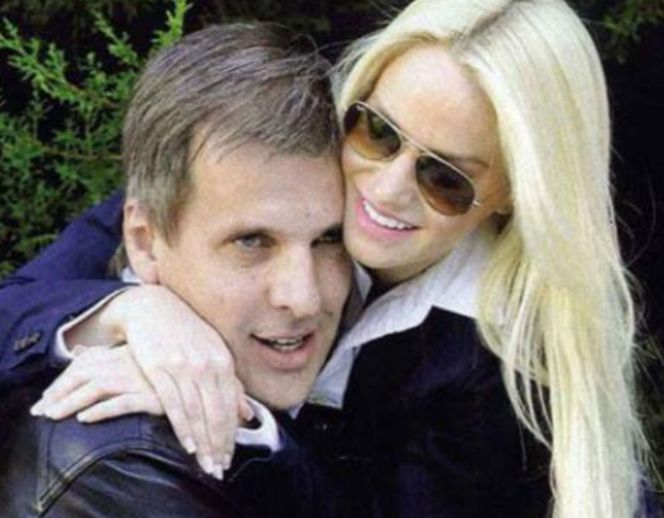 Claro <a href="/horaciorlarreta/">Larreta</a> la ....
Trayectoria / Experiencia 
de <a href="/martinredrado/">Martín Redrado</a>