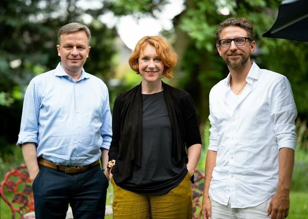 #MitMutUndHerz
Ulrike Guerot war ein Geschenk, in der Pandemie. Sie ist eine Wohltat für den rationalen Intellekt, mit pragmatischem, differenziertem Verstand. Ein Vorbild für Nähe und Vernunft. Eine der wertvollsten Personen, die sich eine Demokratie nur vorstellen kann.❤️