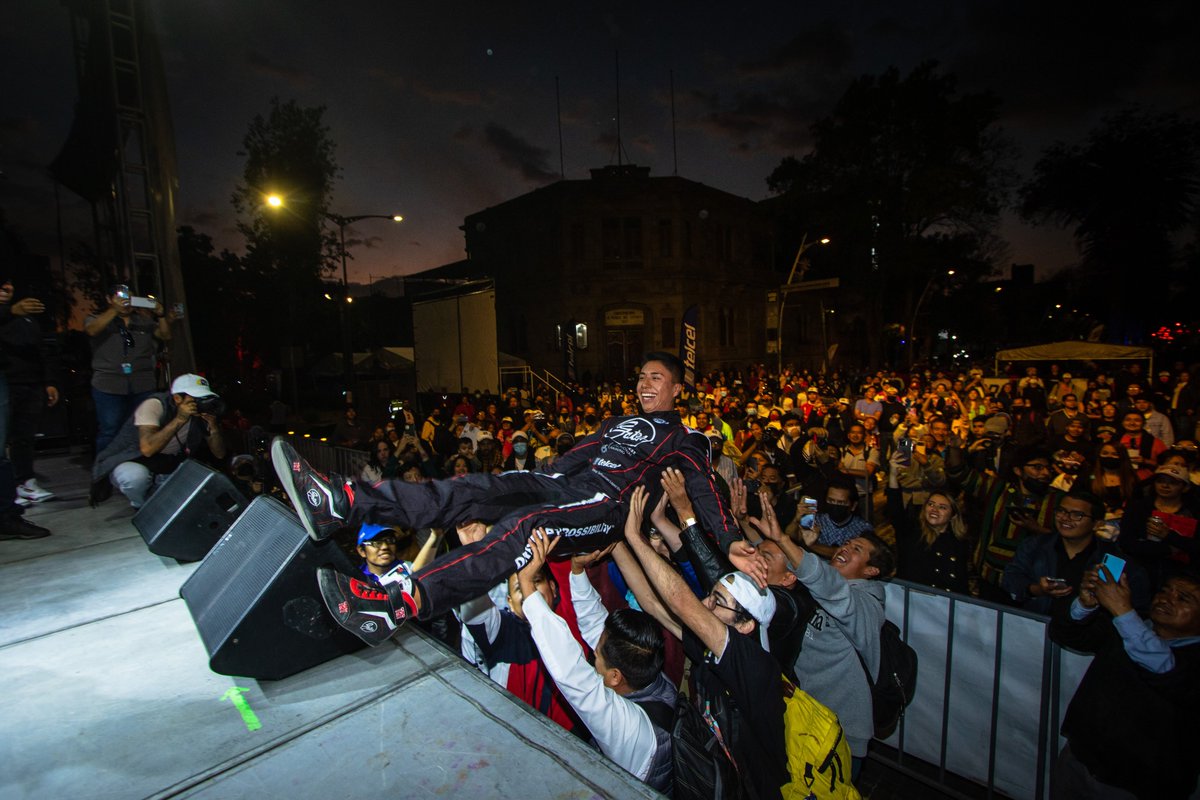 NASCARMex's tweet photo. El "NASCAR Parade" nos regaló grandes momentos en este 2022 y al tradicional salto de Max Gutiérrez en Puebla, se unió Eloy Sebastián López📸
#NASCAR #NASCARMéxico #NASCARMx #NASCARParade #Puebla https://t.co/9XMo3HejNC