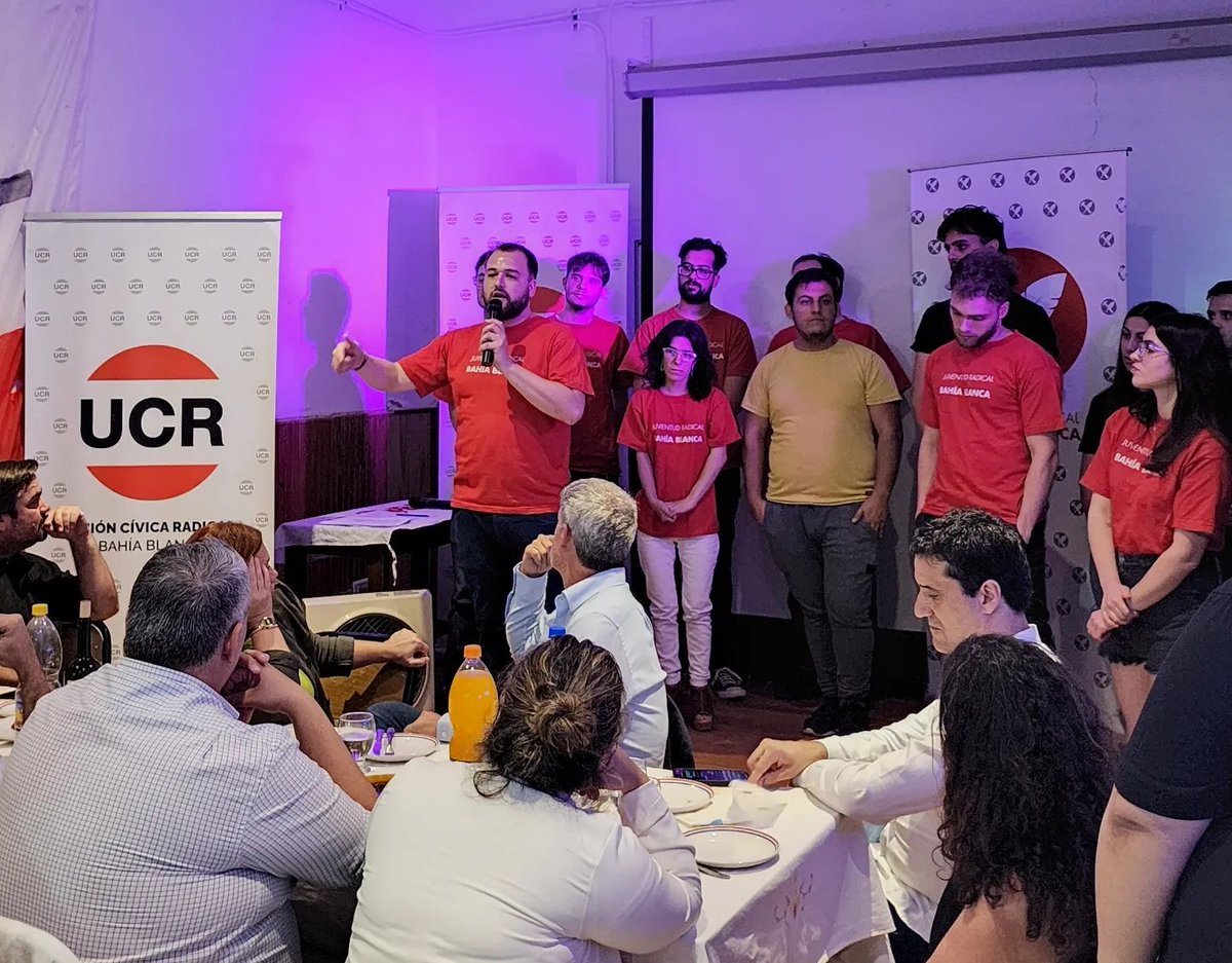JRBahiaBlanca's tweet photo. EL FUTURO YA LLEGÓ 🇵🇱

👉 Realizamos el recambio de autoridades de nuestra organización, donde @lissarraguejc renovó como presidente, Agustina Mateu asumió como Vicepresidenta y @Nacho_GF1 como Secretario General. https://t.co/Gb2nyvwrDR