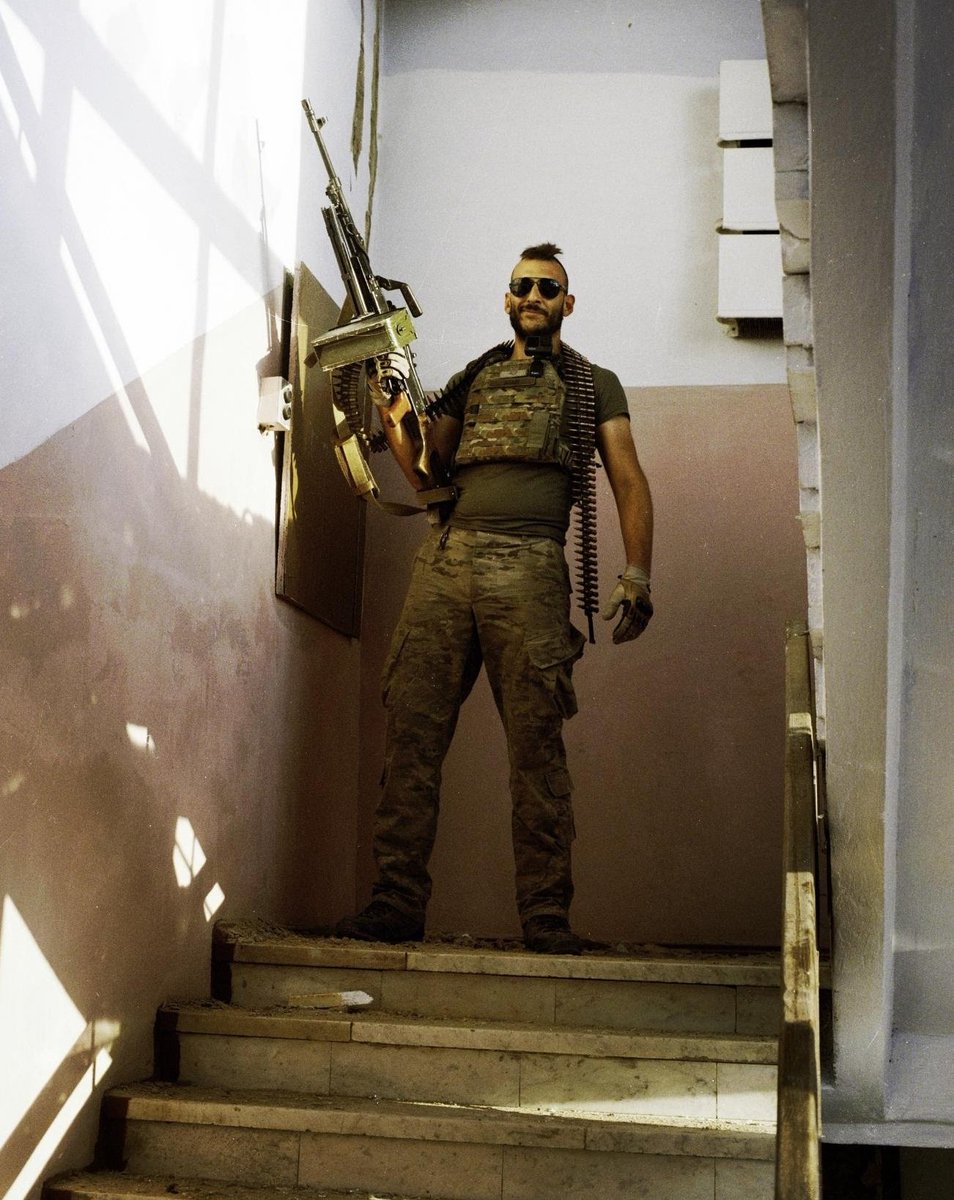 macergifford's tweet image. If you were going to fight the Russians, wouldn't you want a crazy Frenchman on your team!? 🇫🇷
Let me introduce you to Max, my battle buddy and fellow soldier of the 131. He carries his PKM like it weighs nothing and he loves the noise it makes...
We all do.... 🇫🇷🇺🇦