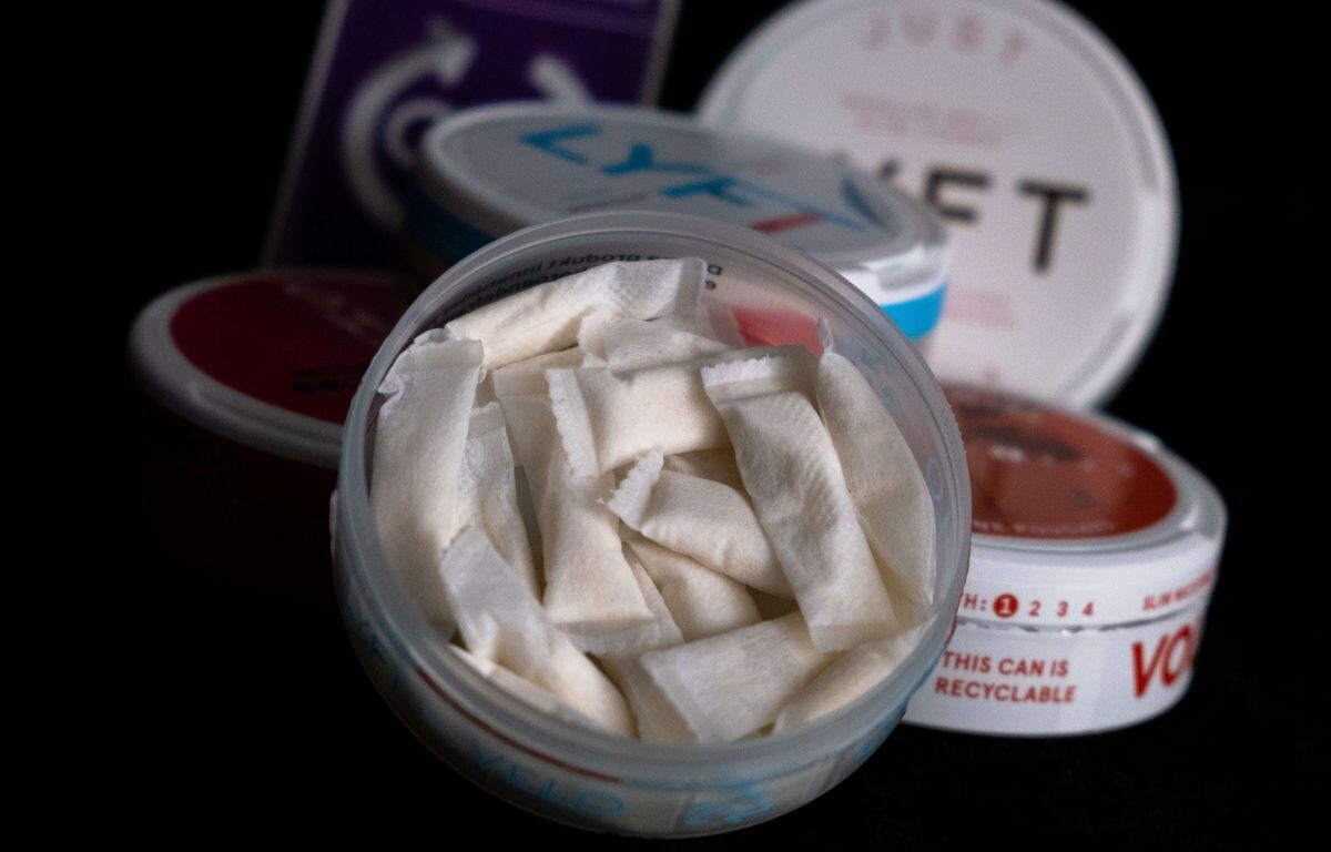 20Minutes's tweet photo. Mais c’est quoi le snus, le tabac à sucer venu du froid et qui cartonne ?
➡️ https://t.co/llQ3ZqAD2A https://t.co/YT51n6xHta