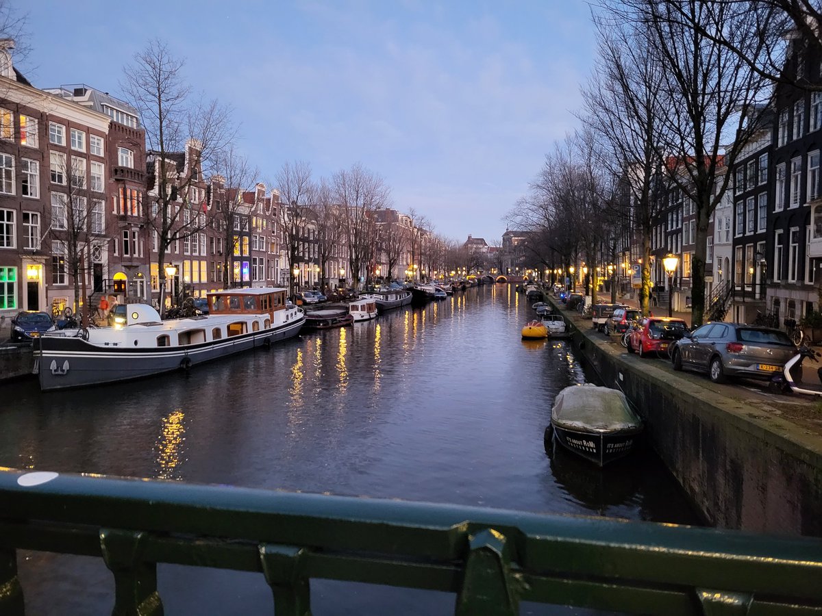 AmberLCousins's tweet photo. Yesterday I set off on a trip to #Amsterdam. Once settled we enjoyed a bit of #sightseeing viewing Amsterdam's exquisite architecture and scenery, then tucked into some delicious food at the Christmas Market 🎄 

#ITTM #Travel #BoxingDay2022 #Netherlands https://t.co/3N1vr5XZye