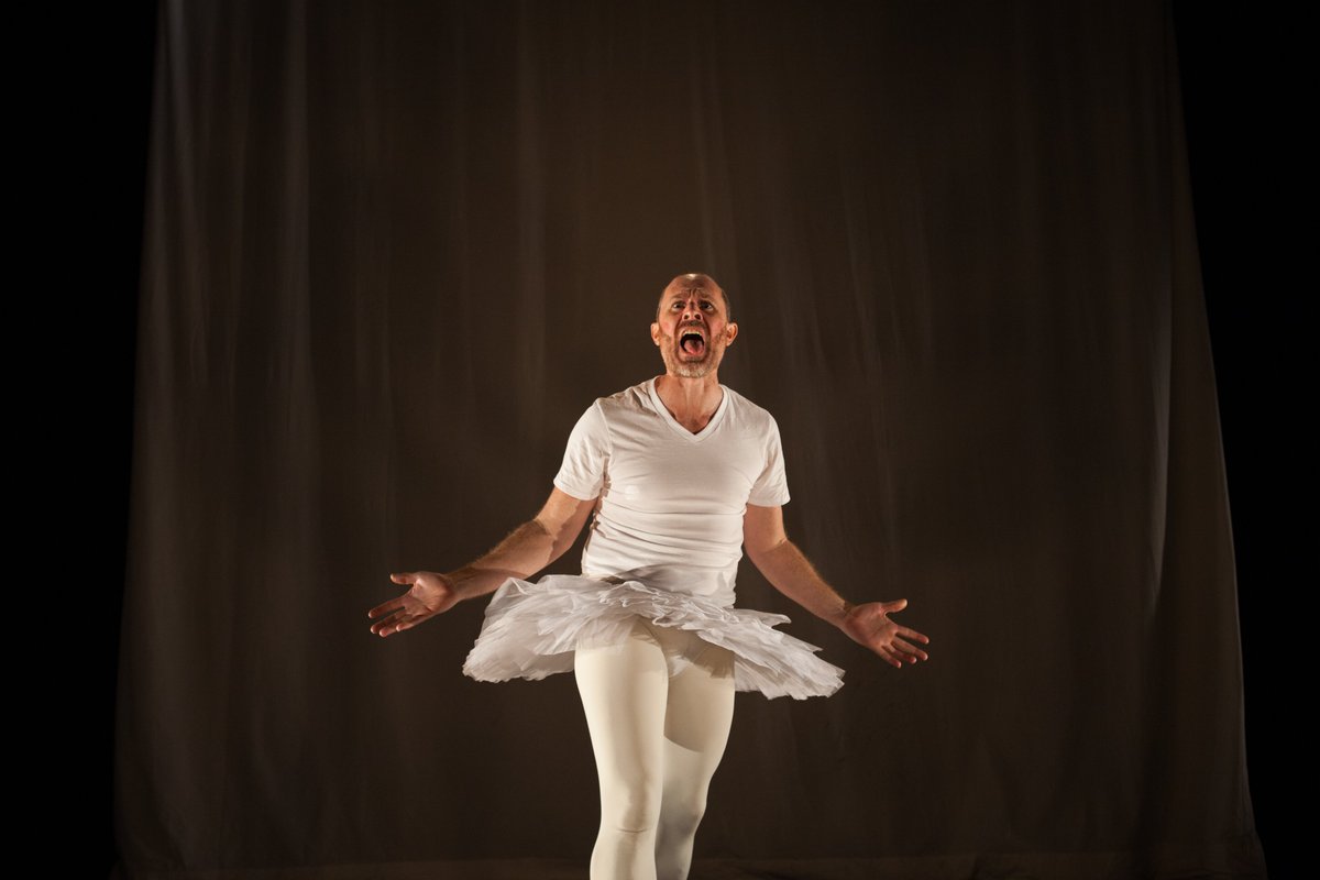 1mannutcracker's tweet photo. C'mon Chris let's do this! Show today Dec 27 - Tue - NOON!
https://t.co/2mcJyp57sS
#onemannutcracker #nutcracker #phillyballet #phillydance #phillyart #phillycomedy #phillytheatre #phillytheater #ballet #theatreexile #dance #comedy #soloshow #philadelphia #christmasshow https://t.co/Q8vlF4GCmN