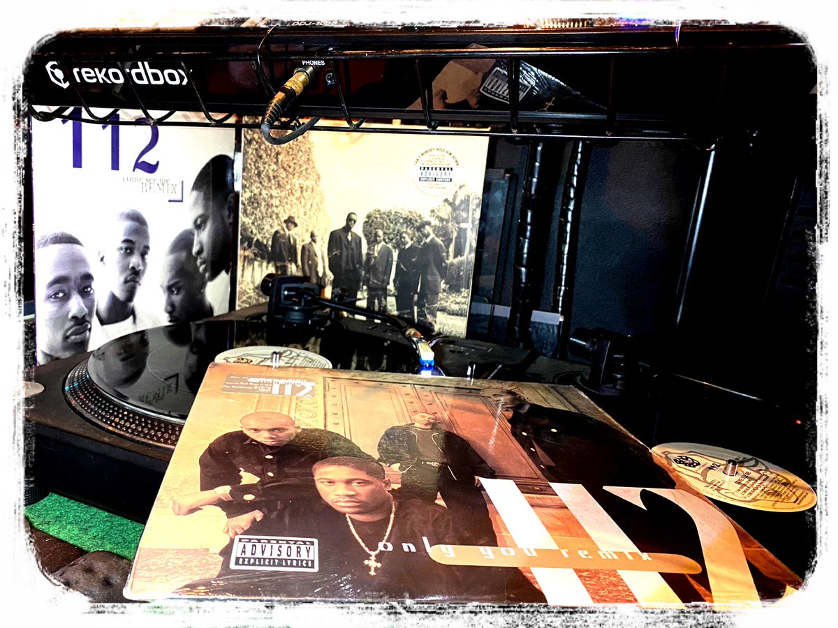 dopesoultraxx's tweet photo. 今日12月27日(火)は、元 112 の Daron Jones さんの誕生日。
明日明後日の水木は定連休日でよろしくお願いします。
土曜日カウントダウンは朝までです。
I'll Be Missing You
https://t.co/ns8WQlCTmy
#dst #soul #hiphop #reggae #musicbar #soulbar #koenji #dopesoultraxx #DaronJones https://t.co/vpd1ab6Ehb