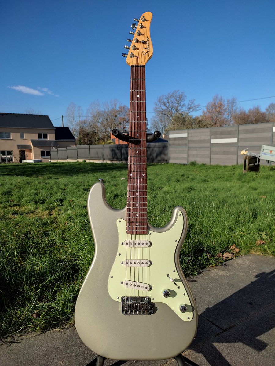 Astral_Bayo's tweet photo. Schecter Nick Johnston Atomic Silver.
@SchecterGuitars @NickJMusic
#guitare #guitar #guitars #guitares #musique #music #musician #musicianlife #Stratocaster #Strat #StratStyle #Schecter #schecterguitars #NickJohnston https://t.co/qnbZ2u9p7a