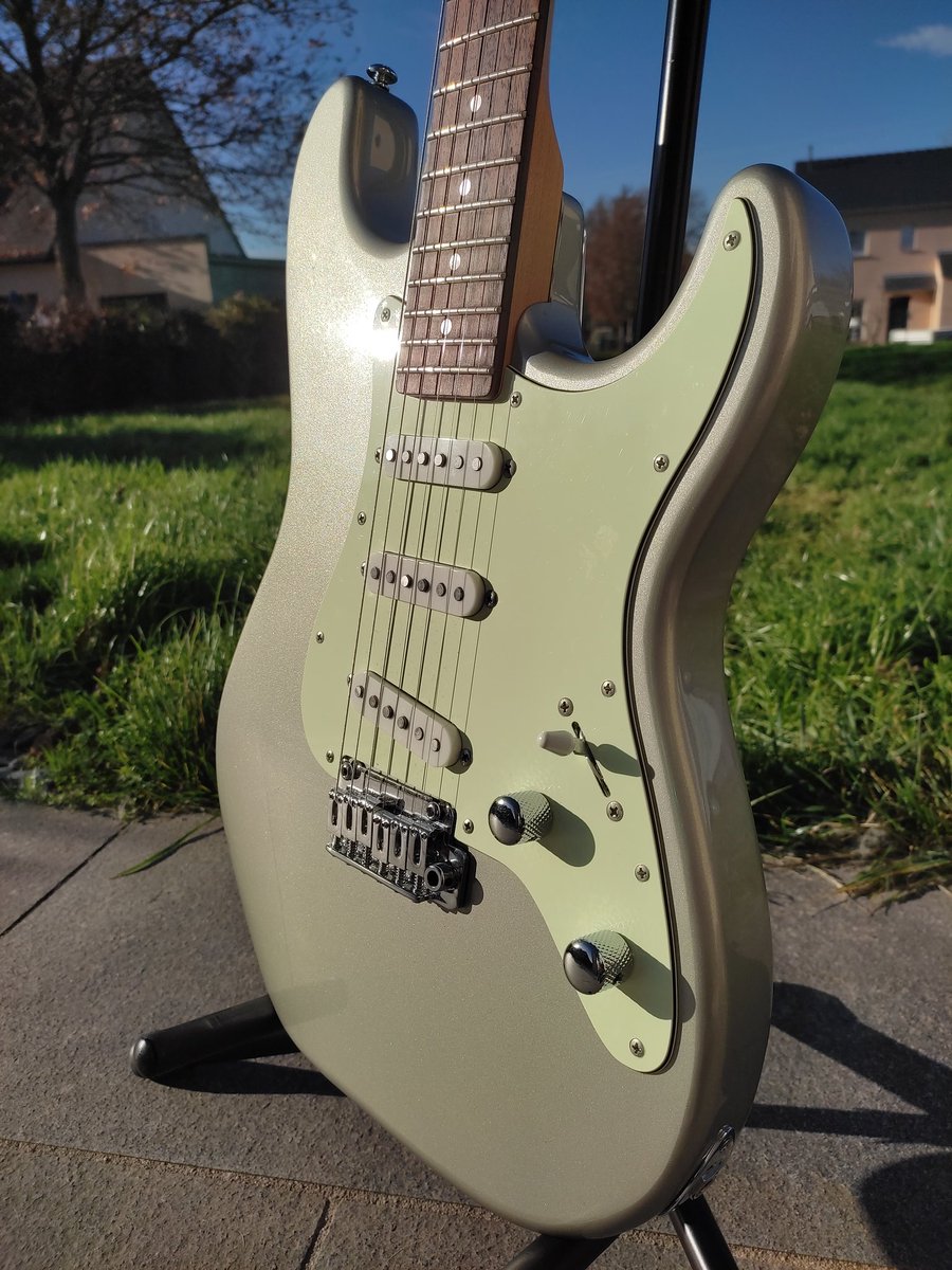 Astral_Bayo's tweet photo. Schecter Nick Johnston Atomic Silver.
@SchecterGuitars @NickJMusic
#guitare #guitar #guitars #guitares #musique #music #musician #musicianlife #Stratocaster #Strat #StratStyle #Schecter #schecterguitars #NickJohnston https://t.co/qnbZ2u9p7a