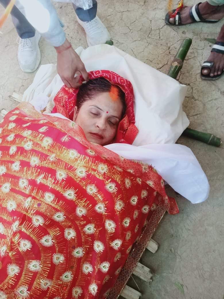 RathourHp's tweet photo. अगर ईश्वर है तो निर‌अपराध शिक्षामित्रों की जड़ें खोदने वालों को बड़ी भयावह स्थिति में लाकर खड़ा कर देगा।देर है मगर अंधेर नही।
हमें सरकार से बड़ी श्रद्धा से उम्मीद है।
बाकी का ईश्वर जाने।
@Aamitabh2 @BJP4UP 
@BJP4India 
@UPGovt 
@BBCHindi https://t.co/NYvcgsPX3j