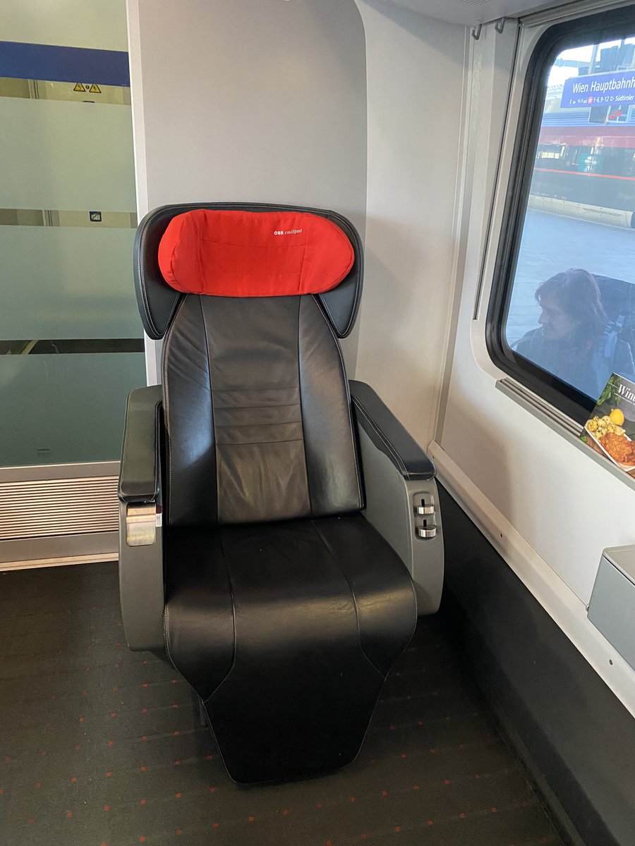 middleagetravel's tweet photo. Enjoying a relaxing train trip from Vienna to Graz. #traintrips #businessclass #austria https://t.co/jsHs3nzvm7