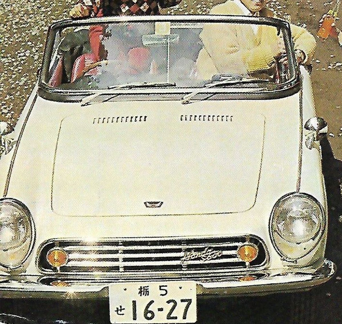 on-twitter-s600-1-1-1-006