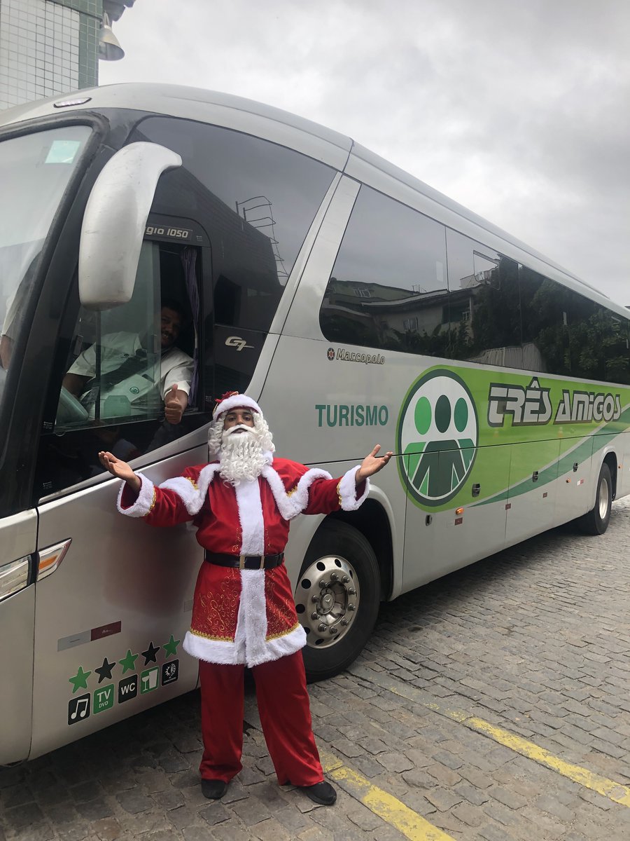 TurTresAmigos's tweet photo. O Natal da Turismo Três Amigos foi repleto de alegria e muita emoção!
Tivemos a presença do Papai Noel, que brilhantemente interagiu com os colaboradores lendo as cartinhas escritas pela equipe!

Conta para a gente, como foi o seu Natal por ai?! https://t.co/knywRlql39