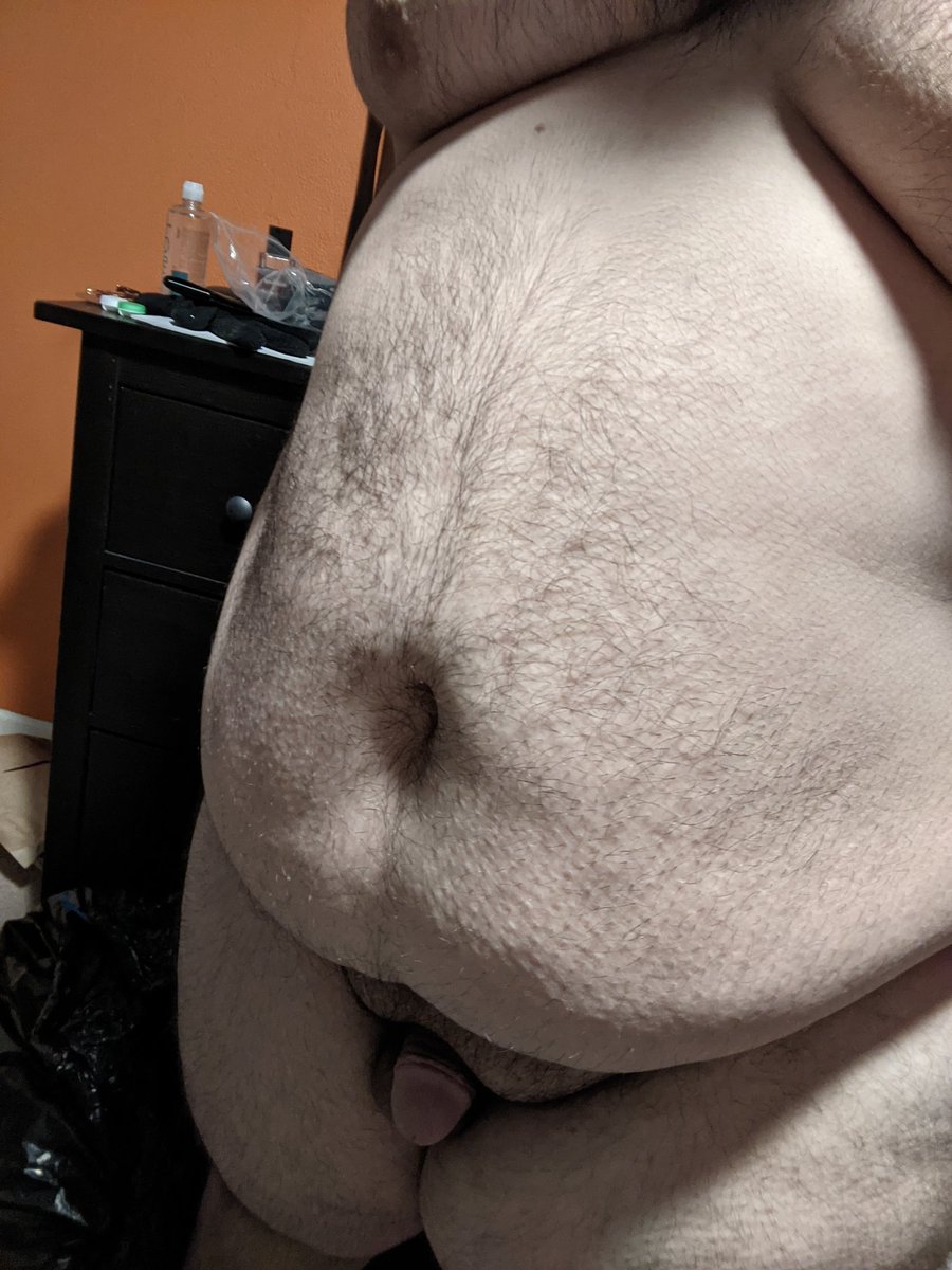 KittyFable's tweet photo. Happy Tummy Tuesday!!! *Sleepy kitty noises* https://t.co/bXJdr6Qle0