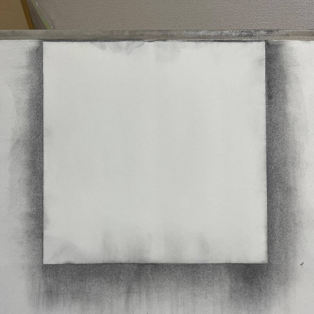 inouejun's tweet photo. 木炭使ったあとに現れるコレ。
結構好き。
.
.
.
#painting #ドローイング #draw #drawing #blog #inouejun #井上淳 #イラスト #japan #art #artist #contenporaryart #ベイス #base #artprints #zen #アート #イラストレーター #絵 #絵画 #木炭 https://t.co/GjMVF3G8eP