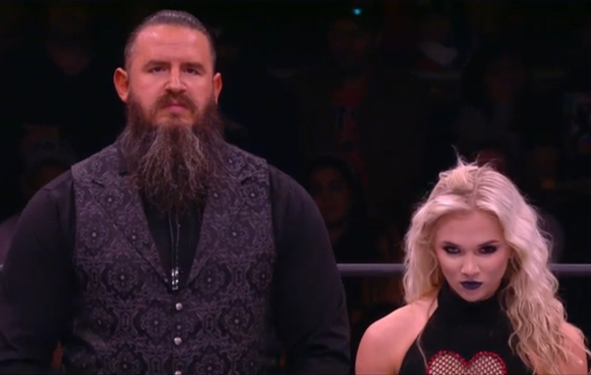 EwanECW's tweet photo. Brody with Julia
#allelitewrestling #aewwrestling #aew #aewdark #aewelevation #aewdarkelevation #aewrampage #aewdynamite #femalewrestlers #womenswrestlers
#juliahart #thehousealwayswins #houseofblack #varsityblonds #brodyking https://t.co/t9c7oqfQWr