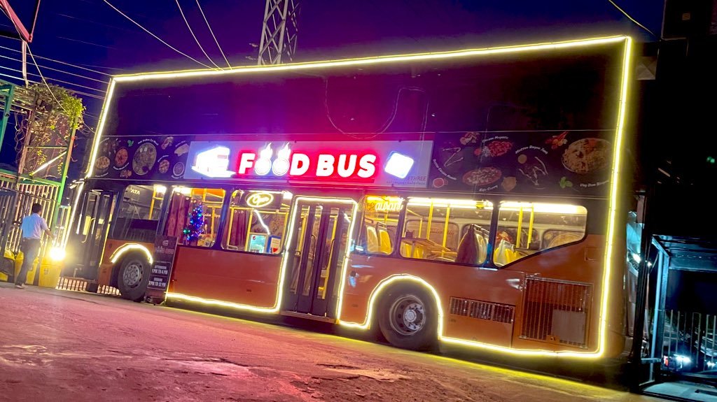 ursrishi7's tweet photo. #vijayawada #foodBus #e3 https://t.co/N12sXX2CIM
