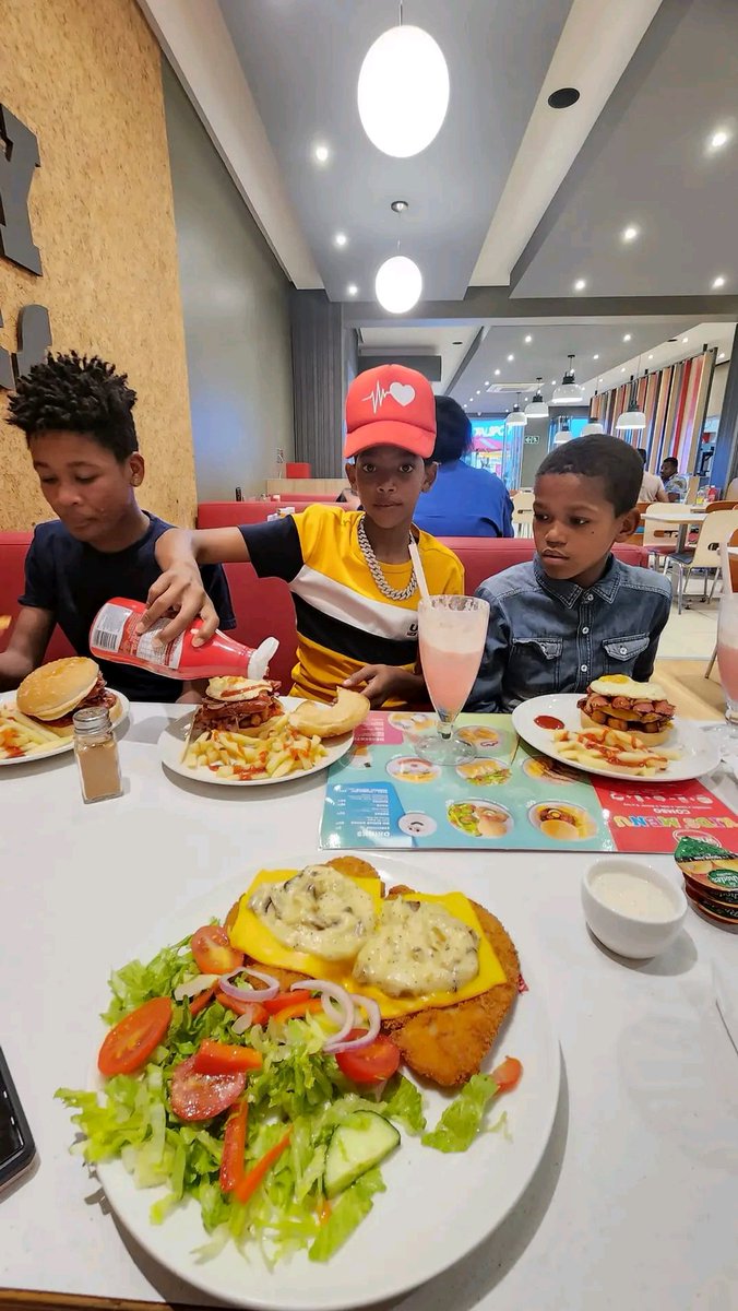 AmogelangMegan's tweet photo. @wimpy_sa #StopFillUpWin https://t.co/aOE7QwxkMK