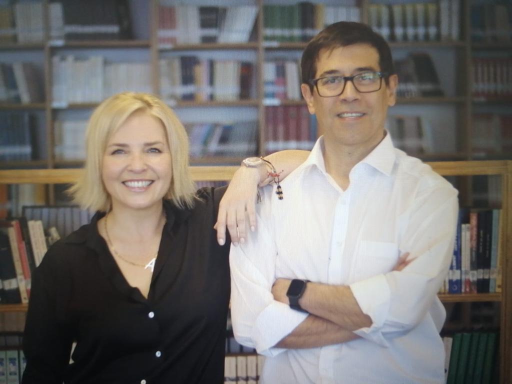 wehappycom's tweet photo. Hola, buen día amigas y amigos #podcasters en todo el mundo.
@andreantonm y @francisco_isla les enviamos saludos desde nuestros #podcast #wehappycom en @Spotify y @ApplePodcasts
@ABCPodcasts @CNNEE @CostaMagazine #viñadelmar https://t.co/esJiOIcbXE