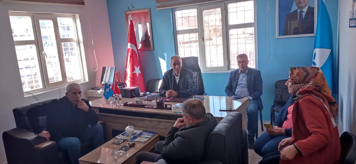 akelma_mahmut's tweet photo. Bugün istişare toplantısını gerçekleştirdik.
Deva ailesine yeni katılan hemşerilerimize üye kayıtlarını ve rozet taktimi yapıldı.
#Devaailesi
Hergün büyüyerek seçime hazır.
@CihanUlsen
@IhsanMerdanoglu
@keremaltun65
@RizvanogluEvrim
@emin_ekmen https://t.co/Q7PutjmQsS