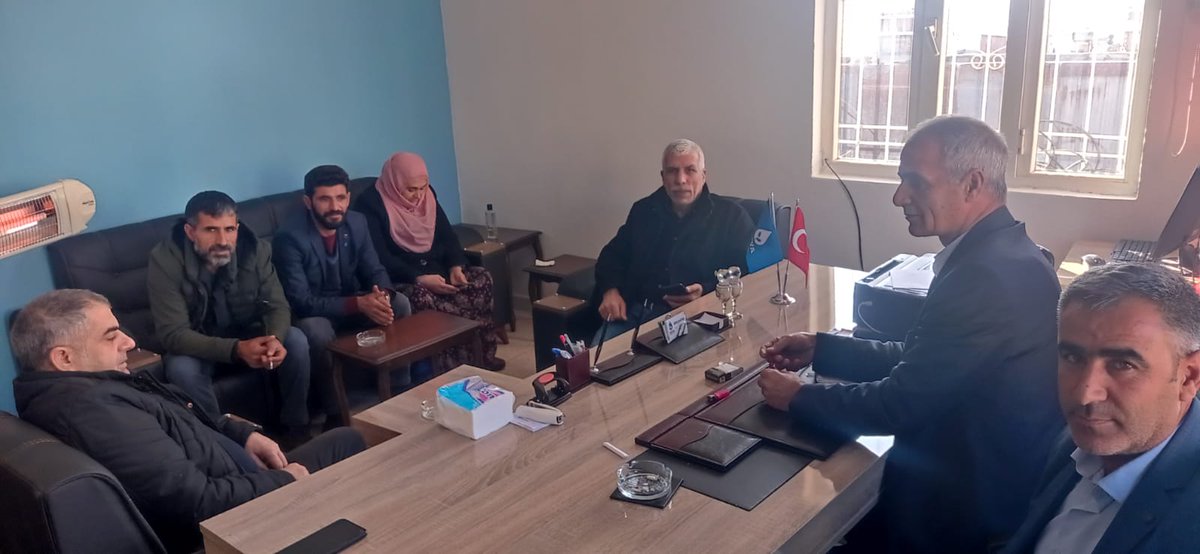 akelma_mahmut's tweet photo. Bugün istişare toplantısını gerçekleştirdik.
Deva ailesine yeni katılan hemşerilerimize üye kayıtlarını ve rozet taktimi yapıldı.
#Devaailesi
Hergün büyüyerek seçime hazır.
@CihanUlsen
@IhsanMerdanoglu
@keremaltun65
@RizvanogluEvrim
@emin_ekmen https://t.co/Q7PutjmQsS
