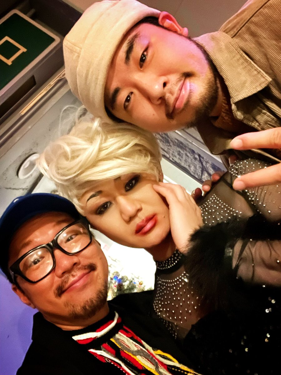 justippei's tweet photo. KOTSUMI presents MARU©︎O!
大盛況でパワフルなクリスマスナイト🎄
めちゃんこ楽しかった!
いろんな人に会えて名古屋いつだってパワフルにあったかい!
クリぼっちにならずに済みましたw
#MARUCO #KOTSUMI https://t.co/afYVgkICFe