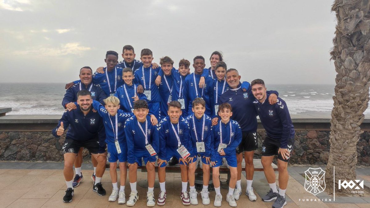 CDTFundacion's tweet photo. ⚽️ El Infantil #FundaciónCDT 🏴󠁧󠁢󠁳󠁣󠁴󠁿 debutó esta mañana en #LaLigaPromises 🏆 en Gran Canaria con un auténtico partidazo muy igualado ante el @BVB 🇩🇪 Los blanquiazules estuvieron a punto de remontar, pero cayeron por 3-2 🥅

👏 MUY ORGULLOSOS de ellos 💪 Esta tarde 🆚️ @lafabricacrm https://t.co/LnYZQMCYAN