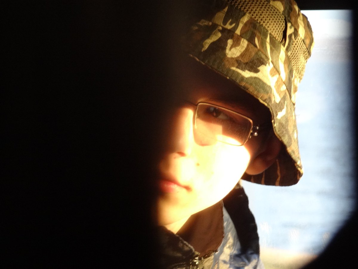 don't look👀👁️👮🕵️‍♂️