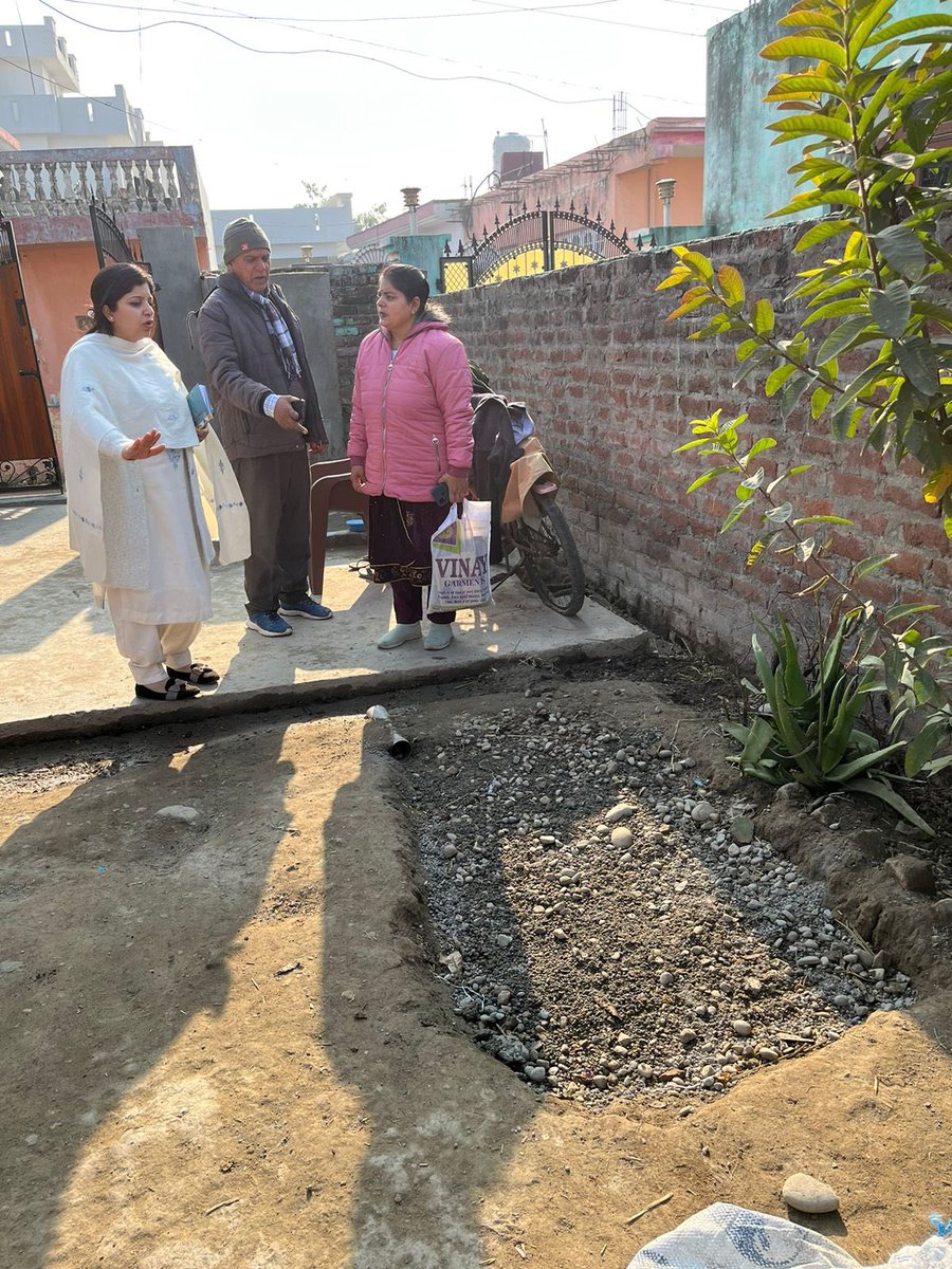 ddrsjammu's tweet photo. ODF+ villages on ground inspection today at Block R S pura and Suchetgarh, Distt Jammu by Dep Director Sanna Khan, ACP Nighat Alam and Field Officer Sania Haq khan. https://t.co/oRyCP3yCqA