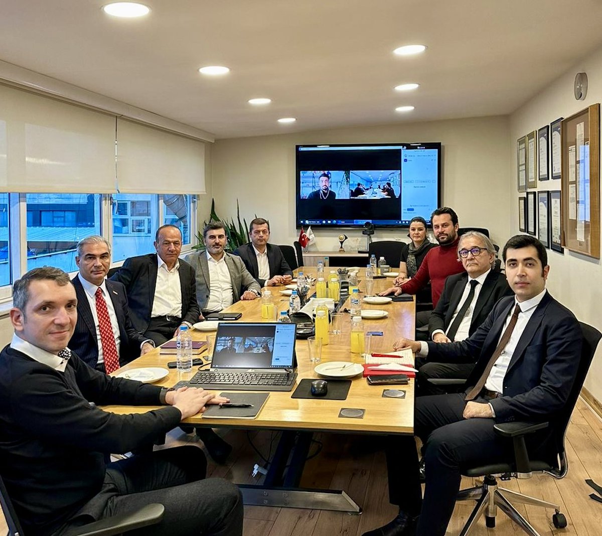 blcct1926's tweet photo. With the participation of our members operating in the logistics sector, we held the second Logistics Working Group meeting of our chamber last week at the office of our corporate member, DÖRTEL GÜMRÜK MÜŞAVİRLİĞİ A.Ş. 

#BLCCT #BLCCA #Logistics https://t.co/D5BYKYNOgM