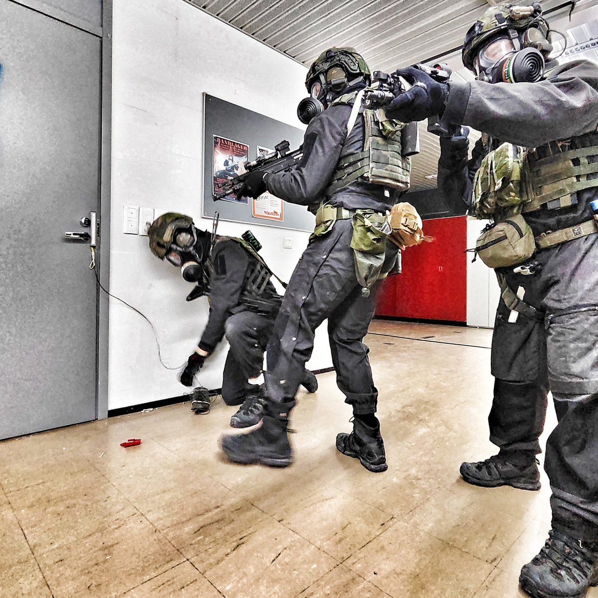 UtinJR's tweet image. The exercise cooperation with the 🇺🇸 US Special Operations Forces that started in October and continues in 2023 has proceeded as planned in Utti Jaeger Regiment 🇫🇮.
#specialoperationsforces #readiness #capability #together #finsof #ussof #finarmy