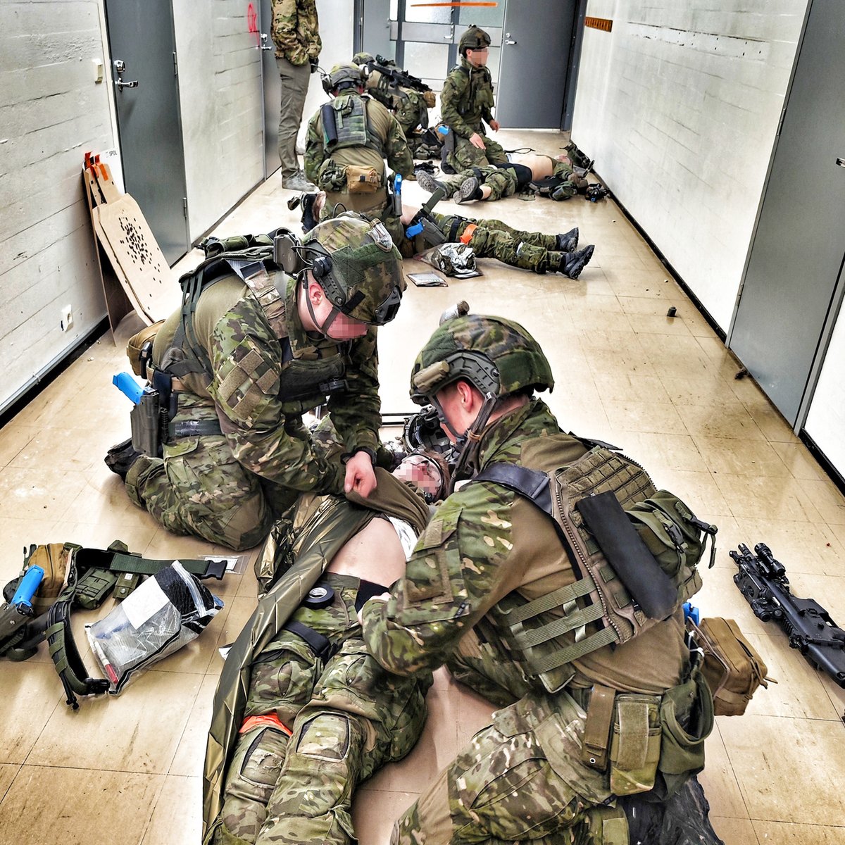 UtinJR's tweet image. The exercise cooperation with the 🇺🇸 US Special Operations Forces that started in October and continues in 2023 has proceeded as planned in Utti Jaeger Regiment 🇫🇮.
#specialoperationsforces #readiness #capability #together #finsof #ussof #finarmy