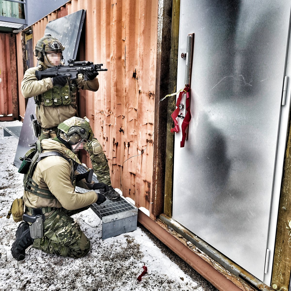 UtinJR's tweet image. The exercise cooperation with the 🇺🇸 US Special Operations Forces that started in October and continues in 2023 has proceeded as planned in Utti Jaeger Regiment 🇫🇮.
#specialoperationsforces #readiness #capability #together #finsof #ussof #finarmy