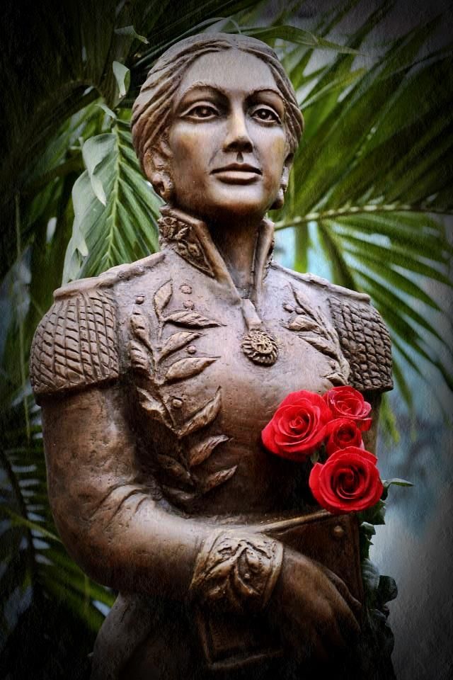 Nuestra Manuelita Sáenz nace un 27 de Diciembre de 1797 en Quito, quien se convertiría con el pasar de los años en la compañera de batallas de nuestro Libertador Simón Bolívar ¡Honor y gloria! #TradicionesYAlegrías